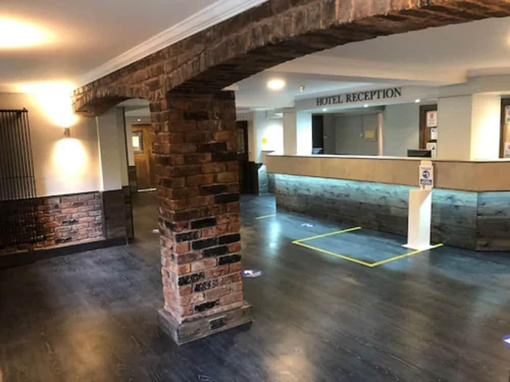 Fairways Lodge & Leisure Club Prestwich Dış mekan fotoğraf