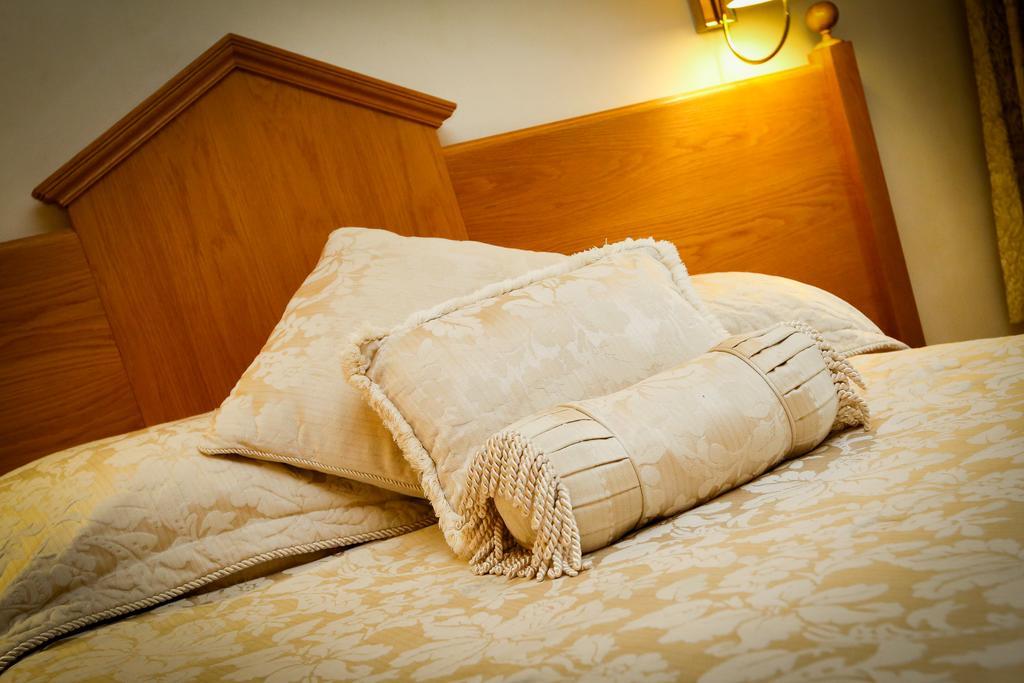 Fairways Lodge & Leisure Club Prestwich Dış mekan fotoğraf