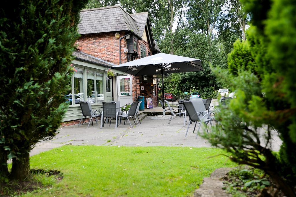 Fairways Lodge & Leisure Club Prestwich Dış mekan fotoğraf
