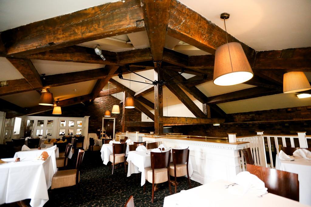 Fairways Lodge & Leisure Club Prestwich Dış mekan fotoğraf