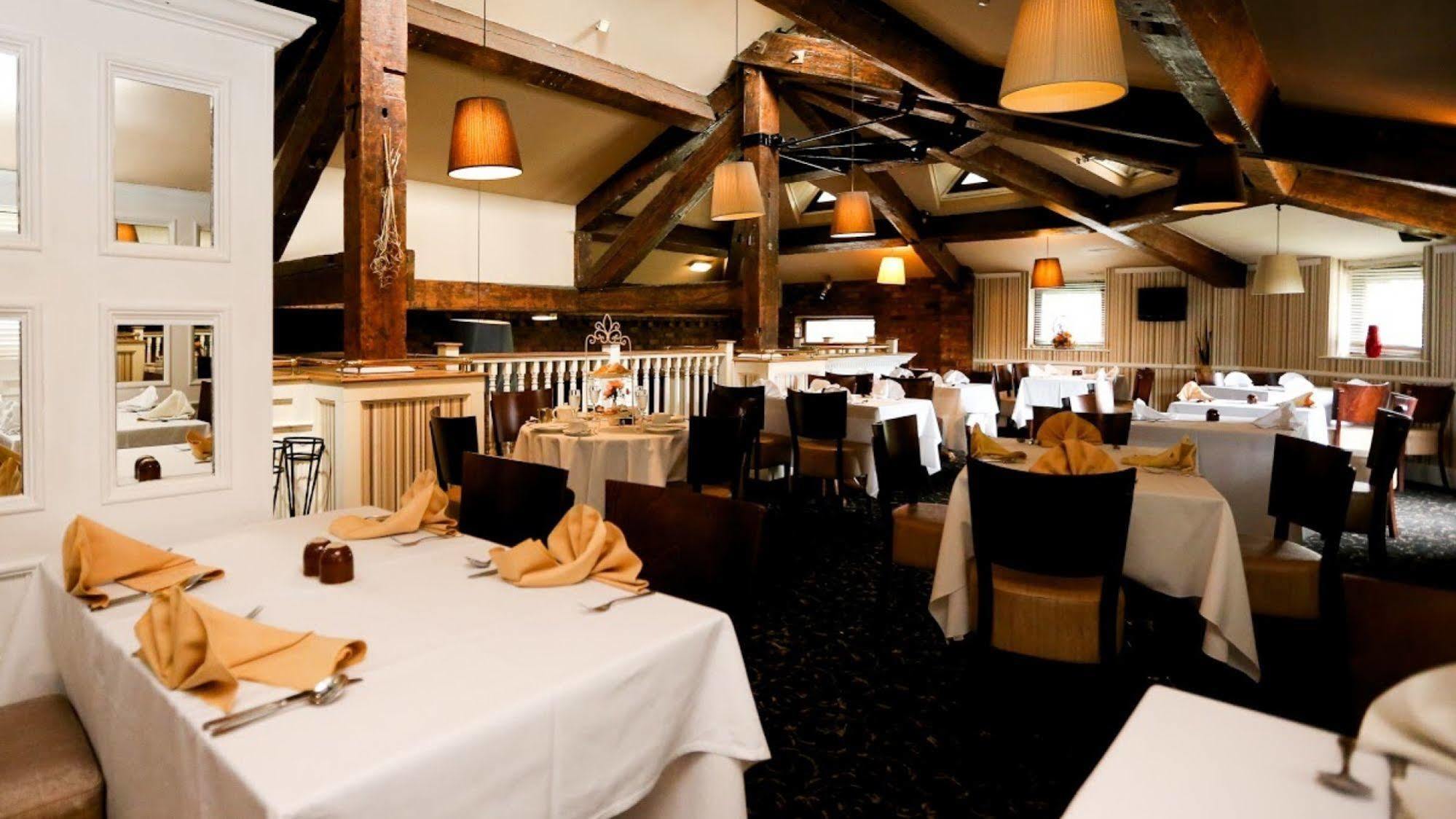 Fairways Lodge & Leisure Club Prestwich Dış mekan fotoğraf