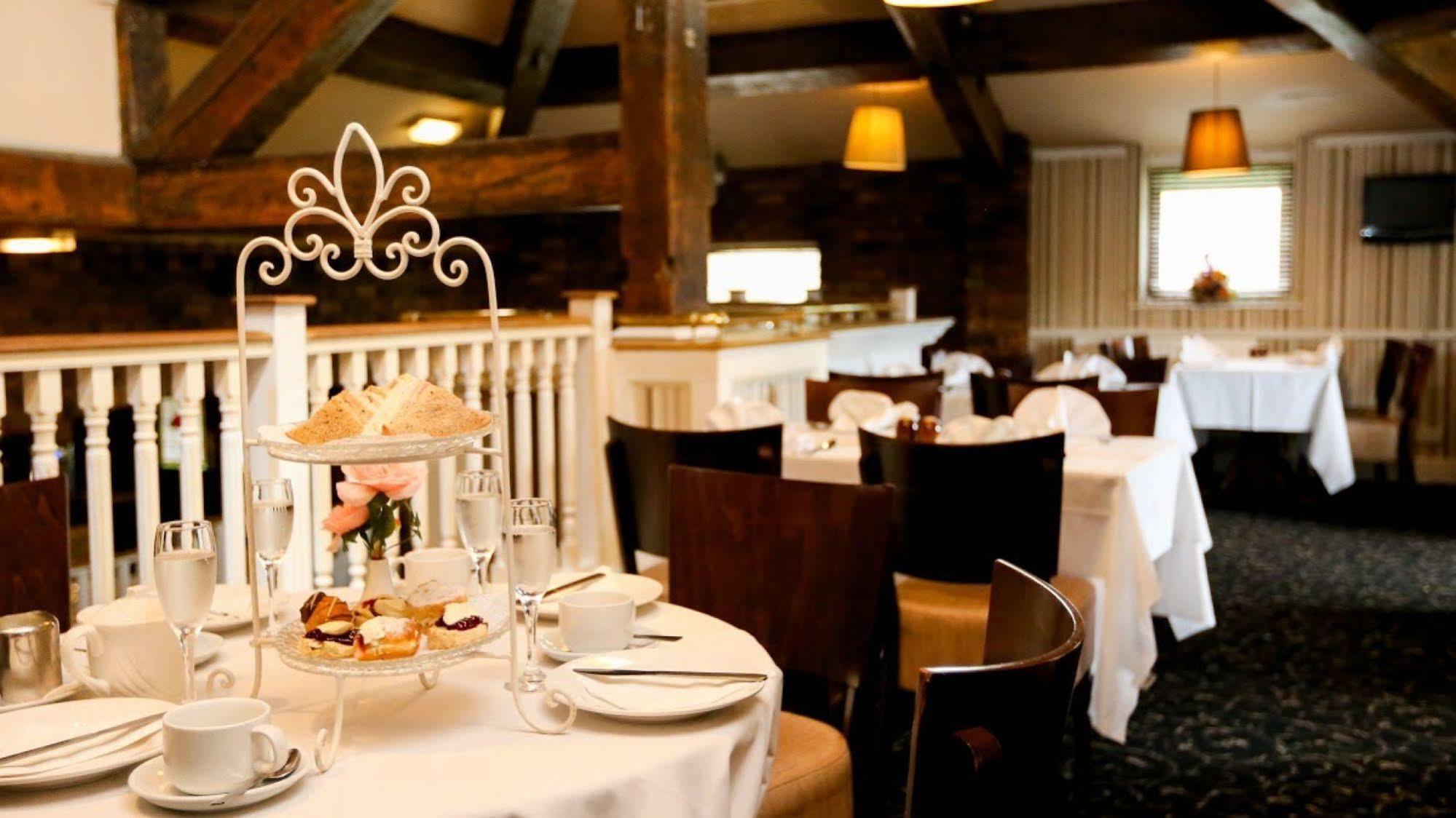 Fairways Lodge & Leisure Club Prestwich Dış mekan fotoğraf