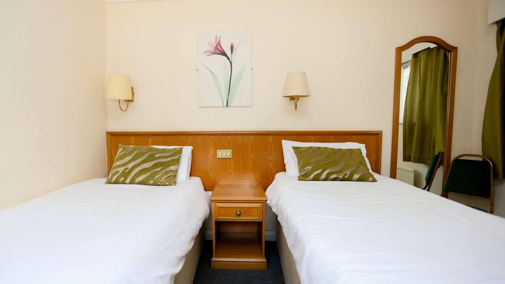Fairways Lodge & Leisure Club Prestwich Dış mekan fotoğraf